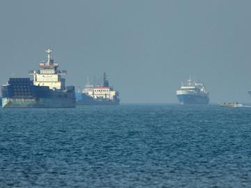 Лондон се включва с кораби, дронове и изтребители в защитата на Ормузкия проток