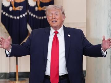 Тръмп заплаши с нови ракетни удари, ако Иран се опита да се доближи до обогатения си уран