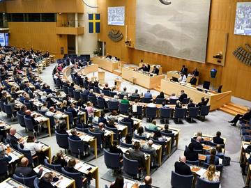 Шведският парламент намали възрастта за носене на наказателна отговорност на 14 години