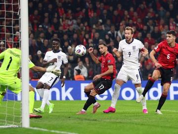 Англия и Франция завършиха със стил квалификациите, Украйна отива на бараж