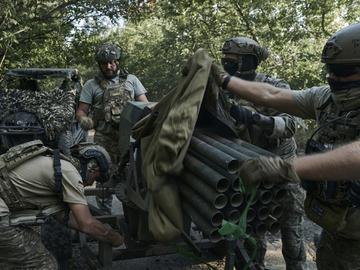 Руски войници са екзекутирали седем украински военнопленници край Бахмут, заяви Киев