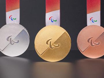 Медалите от Милано-Кортина се разпадат, организаторите проучват проблема