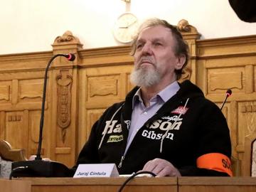 Осъдиха на 21 години затвор поета, прострелял словашкия премиер Роберт Фицо