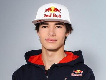 Цолов сменя номера за дебюта си във Формула 2