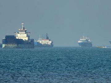 Иран започна да пропуска китайски кораби през Ормузкия проток