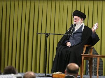 Али Хаменей: Ако САЩ нападнат Иран, ще бъде война в целия регион