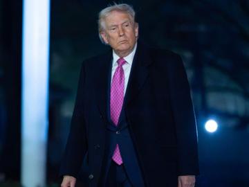 Тръмп се закани във вторник САЩ да унищожат електроцентралите и мостовете на Иран