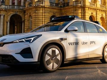Загреб е първият европейски град с роботаксита