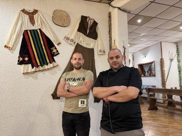 Братя Тодорови възраждат механа „ОрехЪ“ с традиционна кухня, жива музика и топла атмосфера