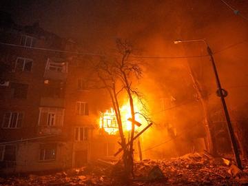 Москва атакува с ракети и дронове Киев, градът остана без ток и вода