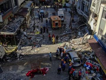 Газова бутилка взриви ресторант в Измир, петима загинаха, десетки са ранени