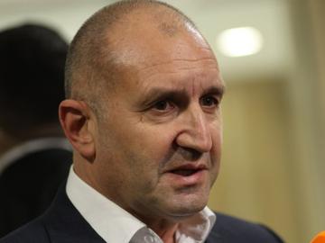 Президентът връчва днес на ПП-ДБ втория мандат за правителство