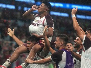 Аржентинци разплакаха "Маракана" под пороя и откраднаха Суперкупата