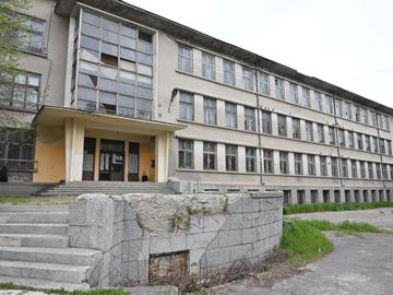 Бившето Пето основно училище става Център за деца и семейства