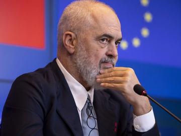 Еди Рама: Сърбия не може да организира държавно погребение за касапин като Ратко Младич