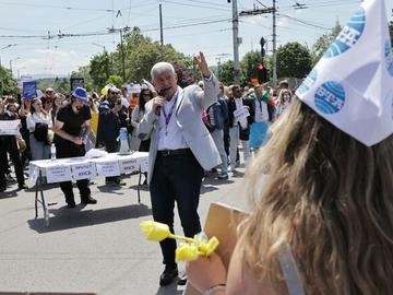 Работещите в обществените медии протестират с искане за повишаване на заплатите с минимум 15 процента