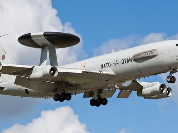 НАТО се отказа да заменя самолетите АУАКС с "Боинг"