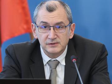 Здравният министър: Една шепа олигарси злоупотребяват с ПВУ