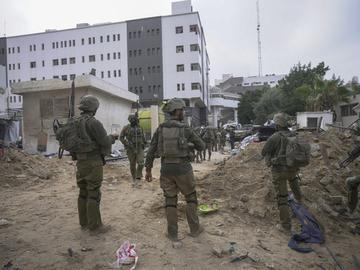 Израелската армия заяви, че е елиминирала приблизително "200 терористи" в района на болница в Газа