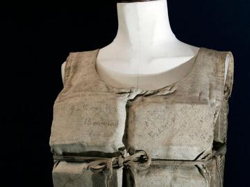 Спасителна жилетка от Титаник е продадена за рекордните 900 хил. щатски долара