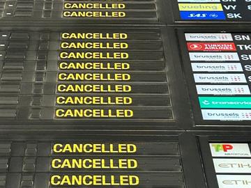 Отменени полети и транспортен хаос в Белгия заради национална стачка