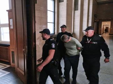 Оставиха в ареста издирвания от дубайски съд шейх