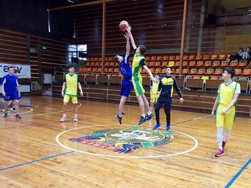 Отбори от  ППМГ “Н. Попович" и СУ "Сава Доброплодни" спечелиха областните ученически игри по баскетбол