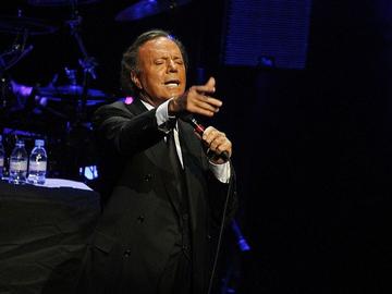 Испанската прокуратура прекрати предварително разследване срещу Хулио Иглесиас