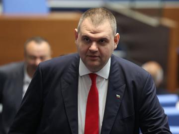 Сметната палата ще проверява Пеевски за конфликт на интереси за три години назад