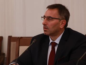Депутатите ограничиха правомощията на Спецов като особен управител