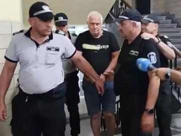 Тираджията, помел кола на "Тракия": Спуках гума, направих всичко възможно да удържа камиона