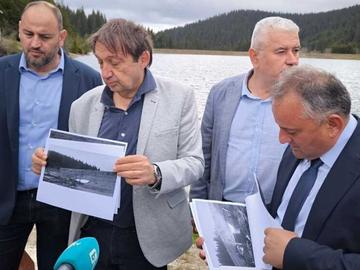 Правят мост над свлачището край Смолян, но чакат първо да се успокои