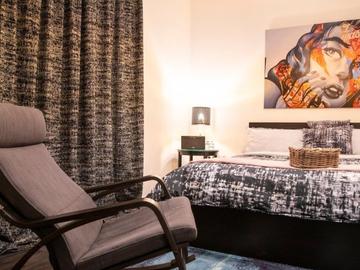 Испания иска премахване на над 65 000 обекта за отдаване под наем чрез Airbnb