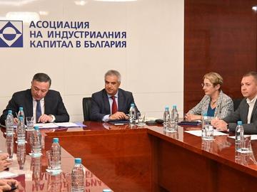 България ще наема работници от Узбекистан