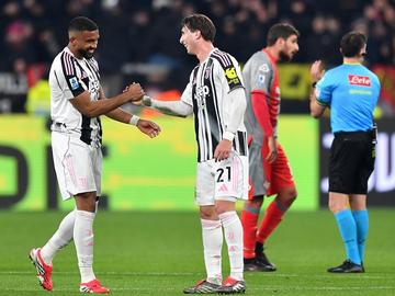 Ювентус се разправи с новак и продължава да гони водачите