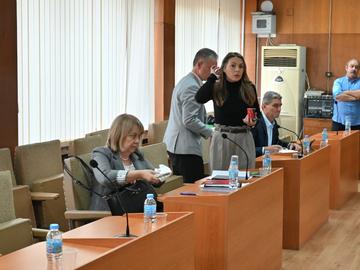 Кметът оттегли цялата общинска администрация от заседанието