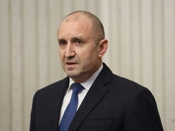 Президентът Румен Радев ще проведе консултации с парламентарно представените партии на 5 април