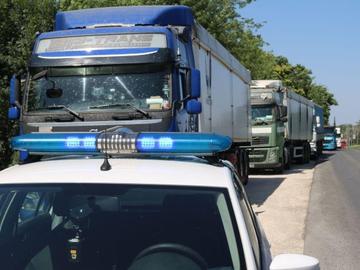 Заради жегите ограничават движението на камиони в осем области