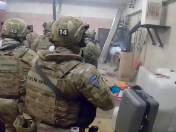 Операция "Фабрика" разби най-голямата мрежа за синтетични наркотици в Европа