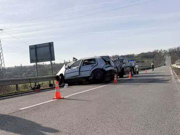 20-годишна загина при катастрофа на разклона за Коньовец