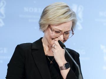 Втора министърка от норвежкото правителство подаде оставка заради плагиатство