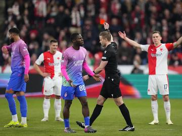 Червен картон изпари чешките мечти срещу Милан в Лига Европа