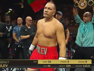 Руснакът Гасиев нокаутира Кобрата в шестия рунд и взе световната му титла