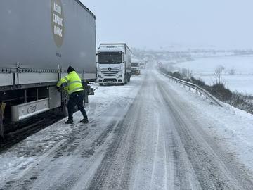 Затвориха за камиони пътищата към Бургас и Разград