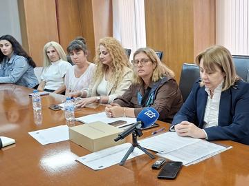 Деца от различни етноси изграждат „Мост от цветове“ чрез творчество, наука и спорт