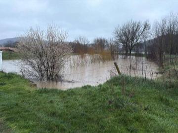 Река Черни Лом прелива при с. Априлово, призоваха за евакуация