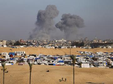 Израелски танкове обкръжиха източната част на град Рафах