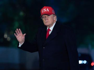 Тръмп обяви, че блокадата е започнала, а Иран иска мирно споразумение