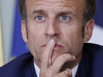 Макрон рискува и отново назначи подалия оставка Льокорню за премиер