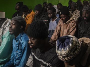 Великобритания дава 40 000 паунда на семейства мигранти, ако напуснат страната